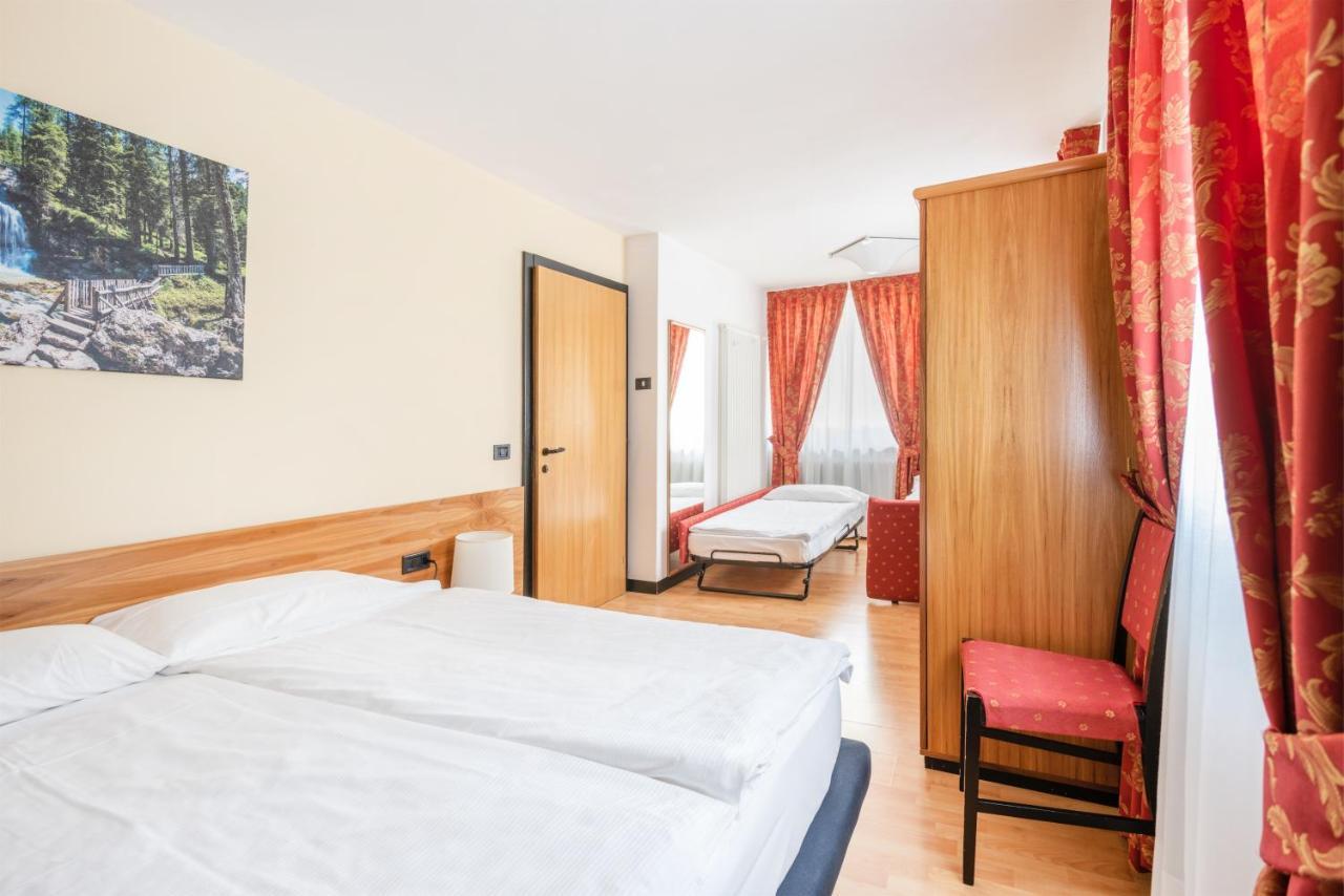 Hotel Alpina Madonna Eksteriør billede